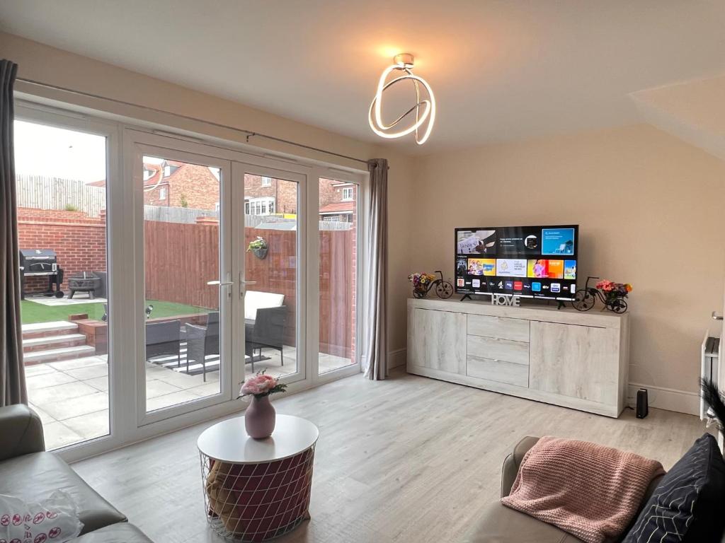 City fields 4 bedroom house in Yorkshire Accommodation image 1 City fields 4 bedroom house in Yorkshire image one