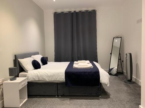 Modern Serviced Apartment - Near City Centre Accommodation image 3 Modern Serviced Apartment - Near City Centre image three