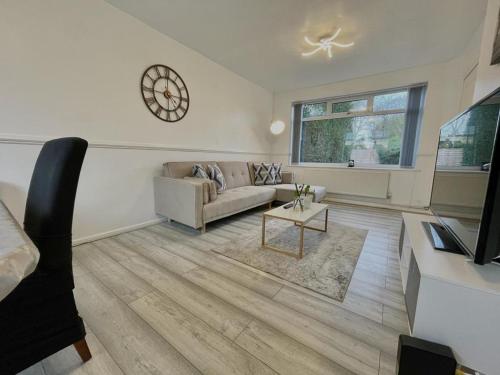 Roundhay lounger Accommodation image 3 Roundhay lounger image three
