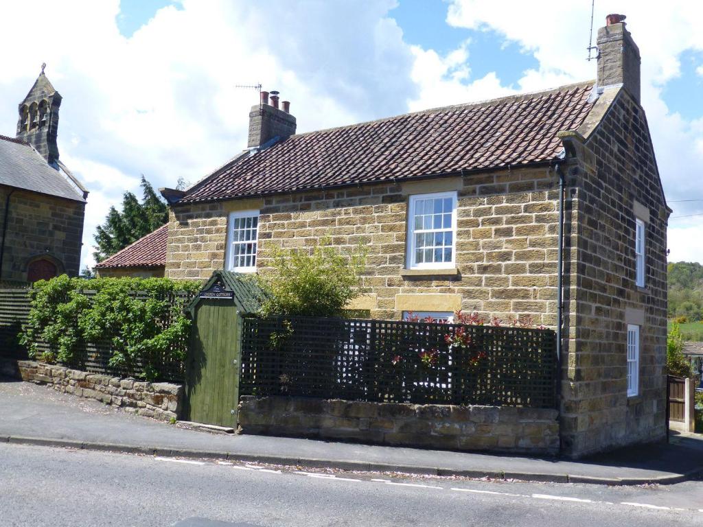 2 Church Cottages image one