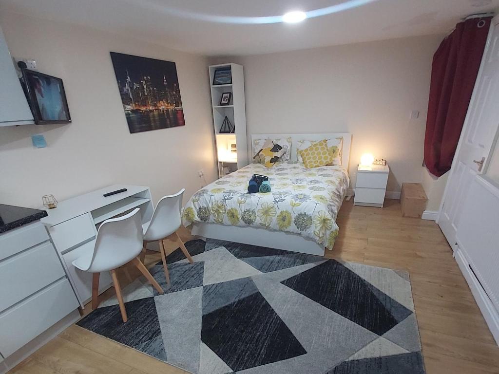 Lovely studio-flat with free parking, free WiFi. image one