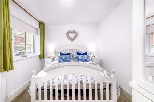 East Cliff View - Yorkshire Coast Holiday Lets Accommodation image 3 East Cliff View - Yorkshire Coast Holiday Lets image three