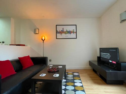 Modern 1-bedroom apartment in city centre Accommodation image 3 Modern 1-bedroom apartment in city centre image three