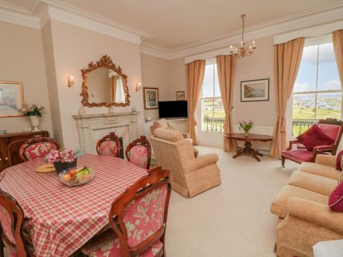 Sandsend Sunset View Accommodation image 3 Sandsend Sunset View image three