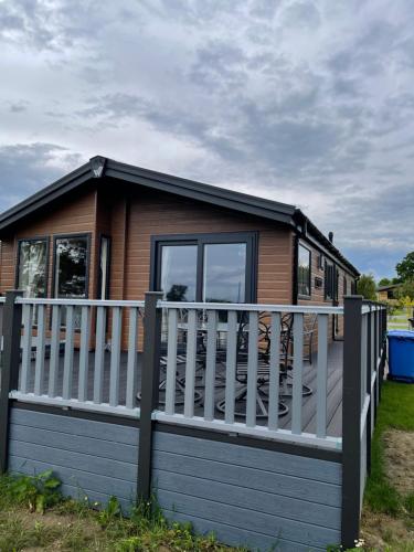 Brand new 2 bedroom luxury lodge sleeps 6 Accommodation image 1 Brand new 2 bedroom luxury lodge sleeps 6 image one