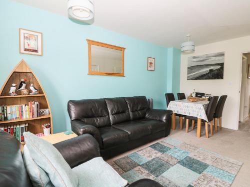 Puffin Cottage image three