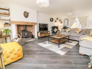 Cobblers Cottage image two
