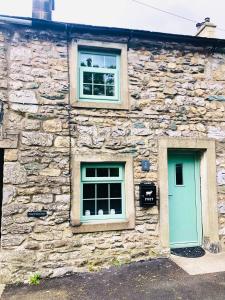 BRAND NEWLY RENOVATED DOG FRIENDLY COTTAGE, INGLETON Accommodation image 1 BRAND NEWLY RENOVATED DOG FRIENDLY COTTAGE, INGLETON image one