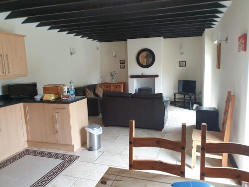 Fat Ox Cottage Accommodation image 3 Fat Ox Cottage image three
