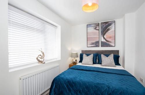 Piccadilly Place - 3 Bedroom House image three