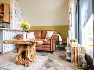 Buttercup Lodge image two