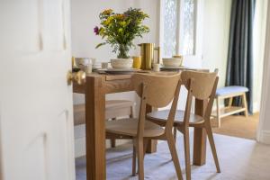 Brook House image two