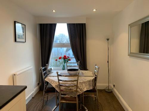 Blue Whale 2 Bedroomed 2nd Floor Appt with Sea Views, Beach & Wifi Accommodation image 3 Blue Whale 2 Bedroomed 2nd Floor Appt with Sea Views, Beach & Wifi image three
