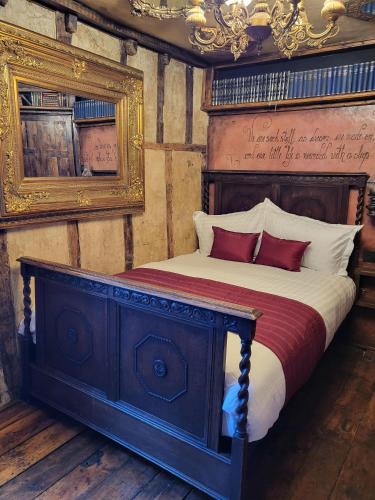 Hocus Pocus Tiny Hotel Accommodation image 3 Hocus Pocus Tiny Hotel image three
