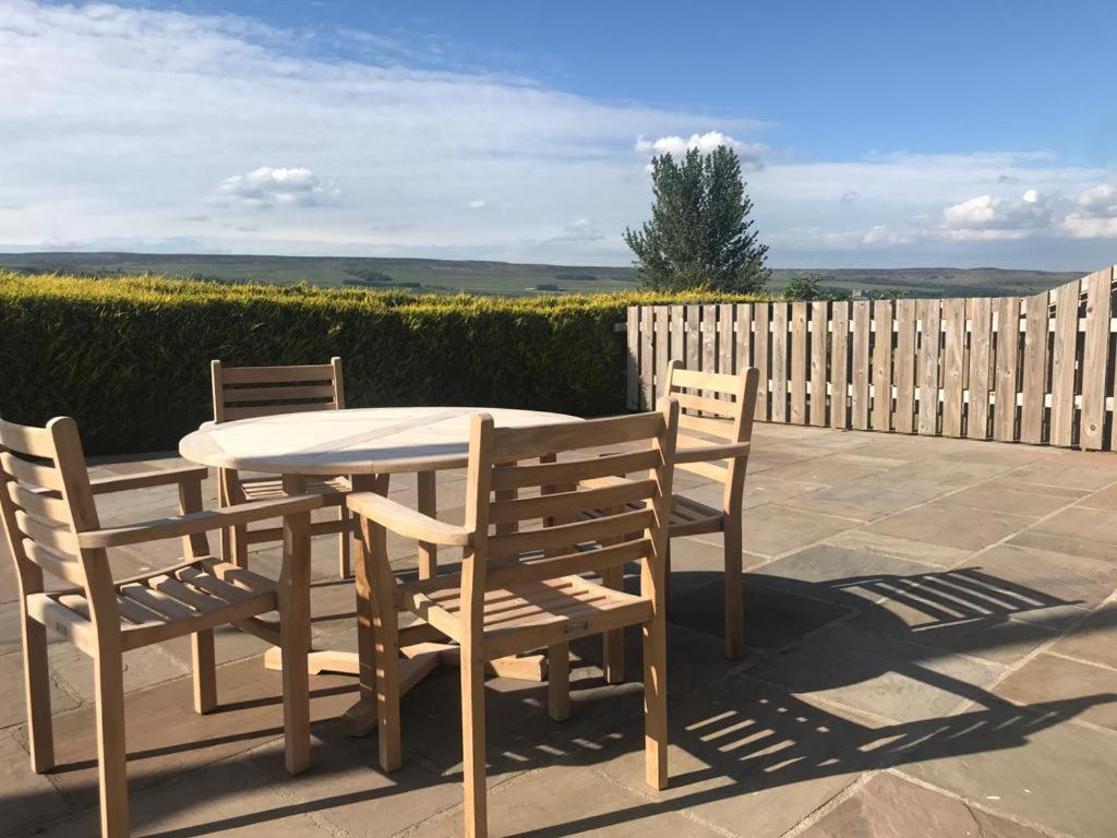 Church View, Aysgarth - modern self contained, with amazing views. Accommodation image 1 Church View, Aysgarth - modern self contained, with amazing views. image one