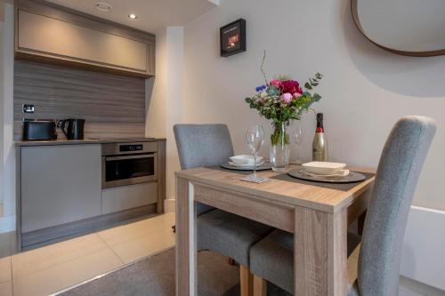 ChocoLets - The Kitkat Suite Accommodation image 3 ChocoLets - The Kitkat Suite image three