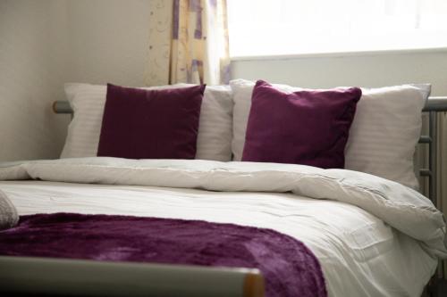 Lovely 2 Bed Home Close To Leeds City Centre Accommodation image 3 Lovely 2 Bed Home Close To Leeds City Centre image three