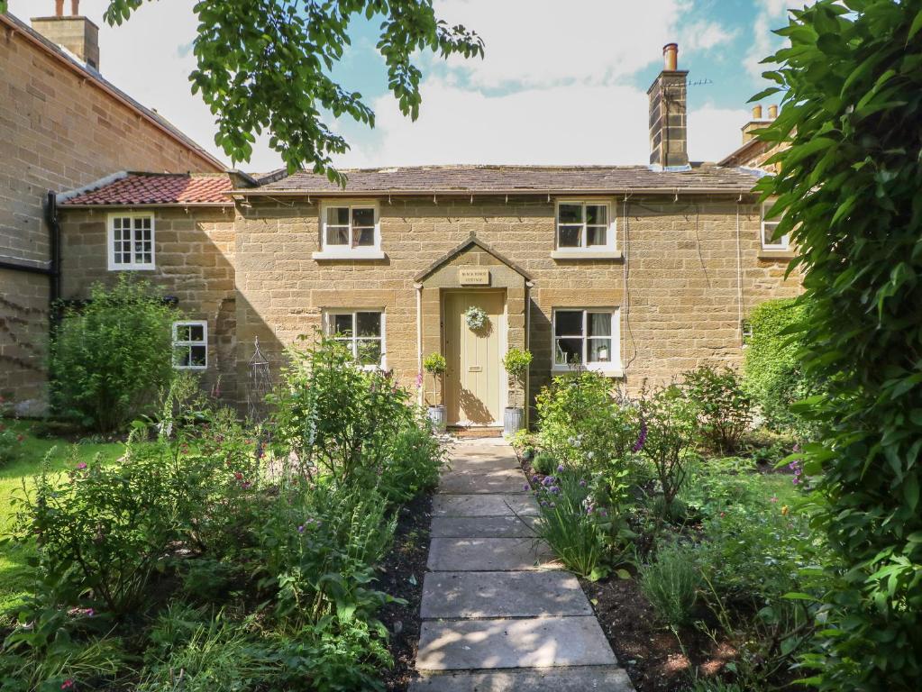 Black Horse Cottage image one