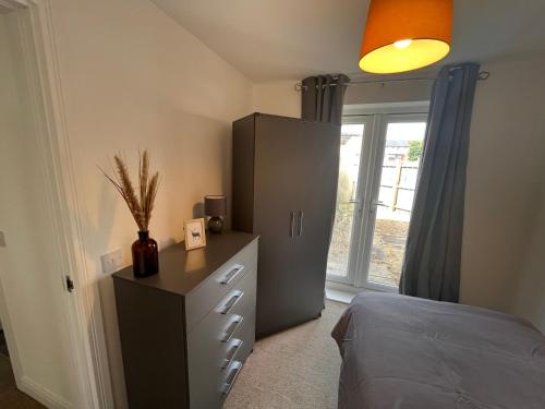 Super 4 Bedroom 7 Person and 3 Bathroom HOUSE Accommodation image 3 Super 4 Bedroom 7 Person and 3 Bathroom HOUSE image three