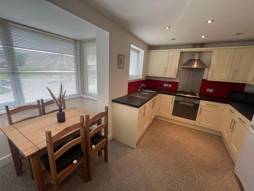Super 4 Bedroom 7 Person and 3 Bathroom HOUSE Accommodation image 1 Super 4 Bedroom 7 Person and 3 Bathroom HOUSE image one