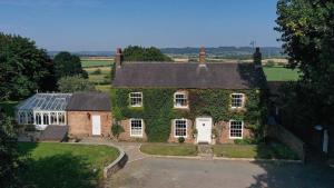 Find Car Parks In Thirsk – Yorkshire Page image 1 a Country House in Thirsk