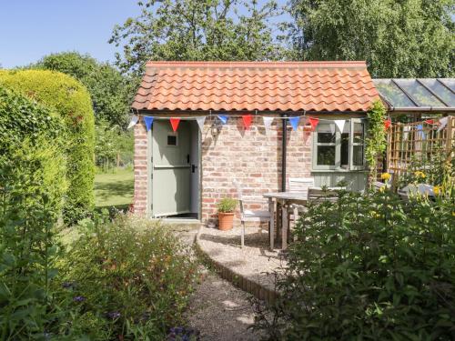 29 Bondgate image three