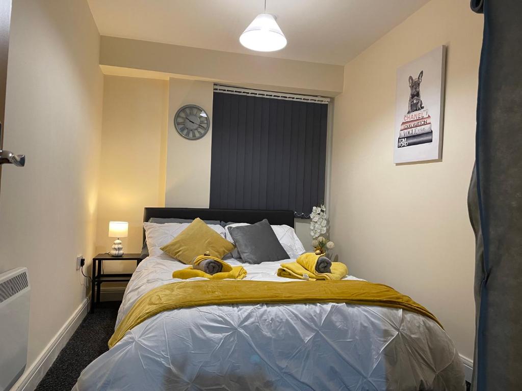Royal Plaza Apartments image one