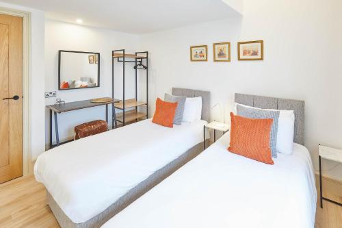 Host & Stay - Sunshine Cottage Accommodation image 3 Host & Stay - Sunshine Cottage image three