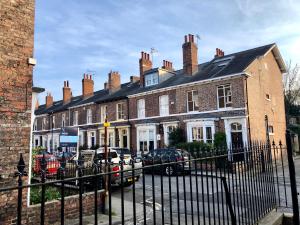 Easy Walk City Centre Flat with Free Parking Accommodation image 2 Easy Walk City Centre Flat with Free Parking image two