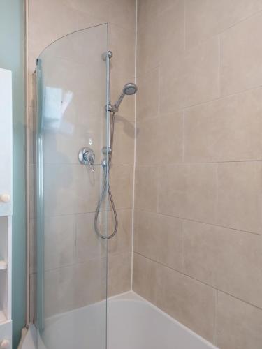 HILLTOP PLACE SUITES near MEADOWHALL image two