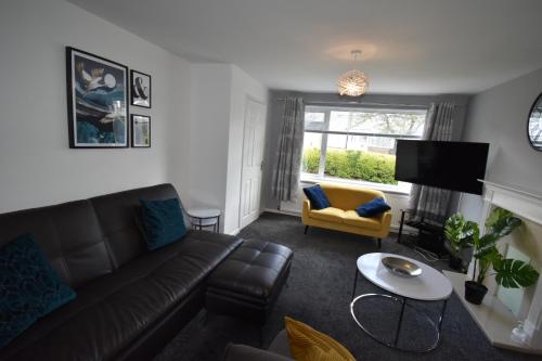 Stunning 3 bed house# gated premise #city living# image three