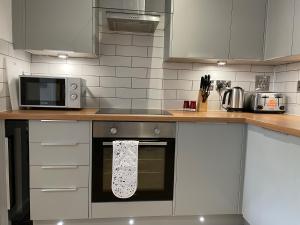 Modern & Comfortable 2BR Apartment Accommodation image 2 Modern & Comfortable 2BR Apartment image two