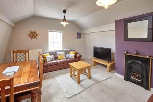 Host & Stay - Leesholme Loft image two