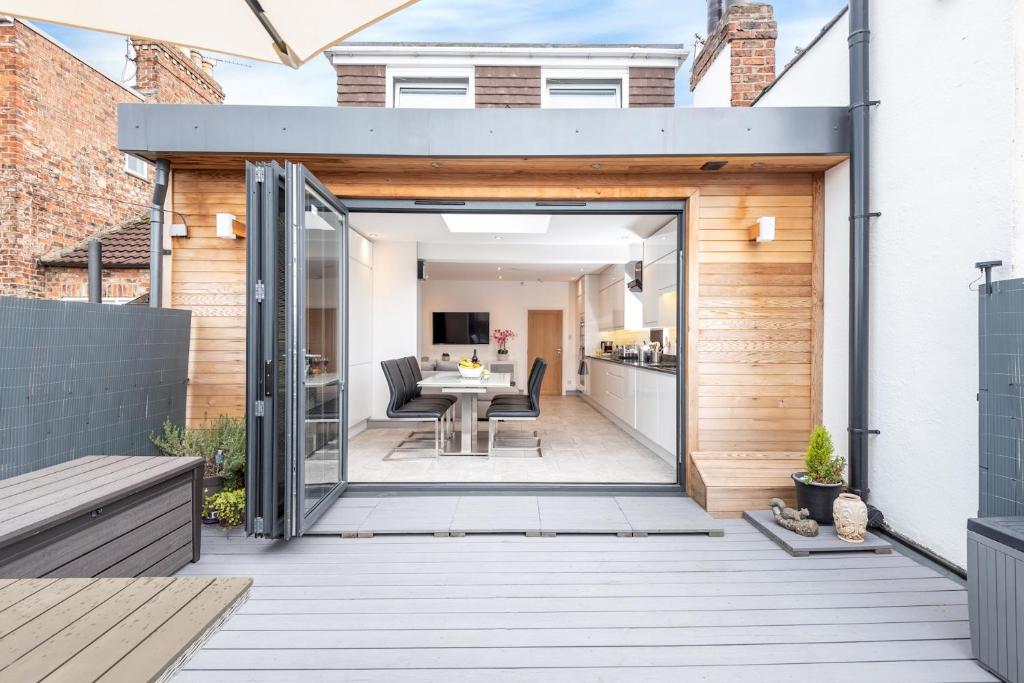 Pass the Keys Modern and minimalist duplex apartment sleeps 6 image one