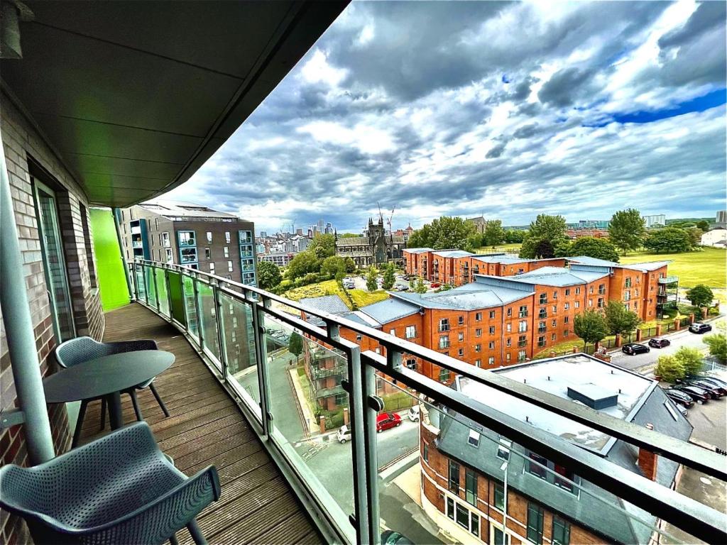 Stylish Leeds City Apartment, Free Parking, Balcony Accommodation image 1 Stylish Leeds City Apartment, Free Parking, Balcony image one