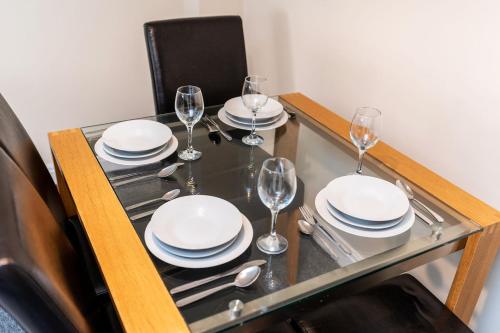 Cosy Apartment & Central Location & Contractors & DSA Accommodation image 3 Cosy Apartment & Central Location & Contractors & DSA image three