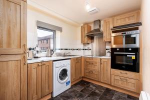 Cosy Apartment & Central Location & Contractors & DSA Accommodation image 2 Cosy Apartment & Central Location & Contractors & DSA image two
