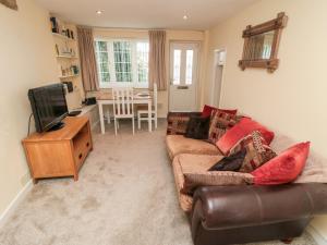 46 Potter Hill image two