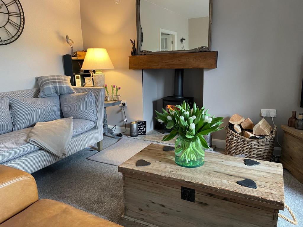 Pemberton Cottage image one
