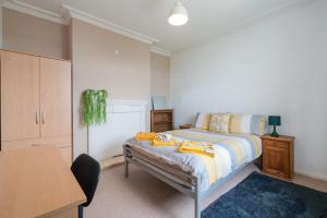 Olive Grove House image two