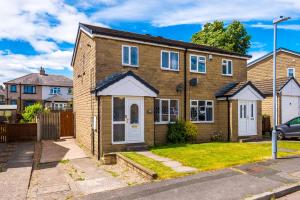 Family friendly 3-bed home with free parking on site Accommodation image 2 Family friendly 3-bed home with free parking on site image two