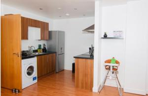 Central 2Bedroom Apartment With Secure Carpark Accommodation image 2 Central 2Bedroom Apartment With Secure Carpark image two