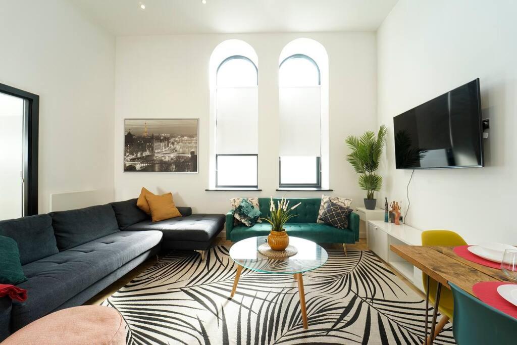 Spacious 2 bedroom Leeds City Centre apartment Accommodation image 1 Spacious 2 bedroom Leeds City Centre apartment image one
