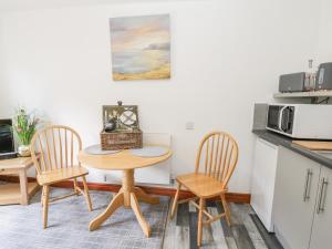 Farrier's Lodge image two
