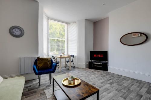 Apartment Number One At Empire 39 - Central Location image three