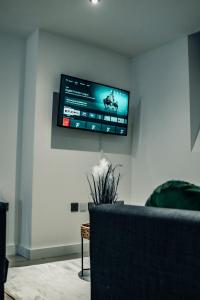 Bv Cosy Basement Apartment At Conditioning House Accommodation image 1 Bv Cosy Basement Apartment At Conditioning House image one