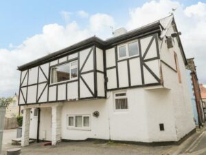 Apartments in Whitby - Prices & Bookings Page image 81 Picture of Daisy's Den