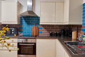 Spacious City Centre 3 Bedroom, 3 Bathroom Accommodation image 2 Spacious City Centre 3 Bedroom, 3 Bathroom image two