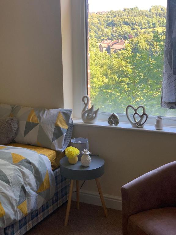Delightful Cottage in Huddersfield town image one
