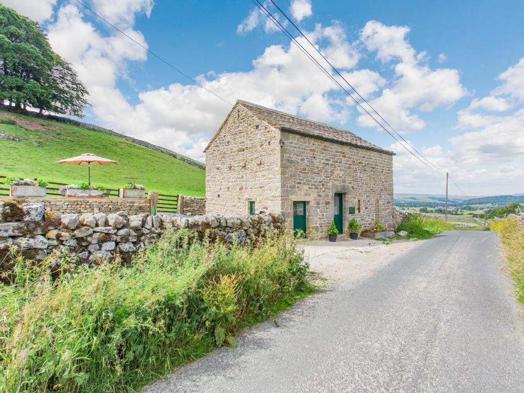 Pogles Wood Cottage image one
